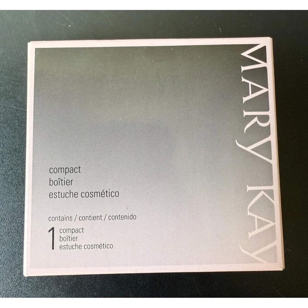Mary Kay Compact with Mirror‎ Unfilled 017362